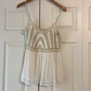 Crochet and linen look too